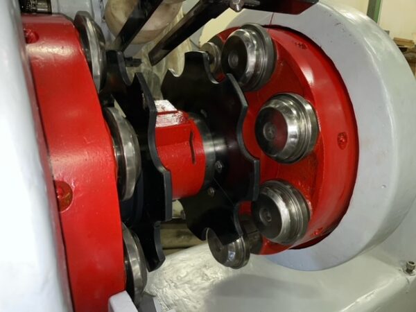 FMI MECFOND A365 6 STATION AUTOMATIC FLANGER Ø99